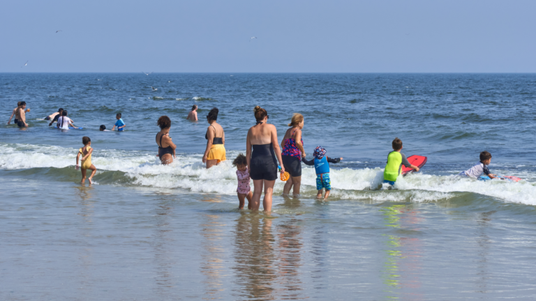 Récord en Nueva York: 16 millones visitaron playas y piscinas