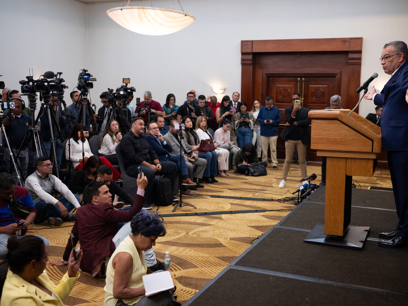 Venezuela retira censura y desbloquea portales de noticias