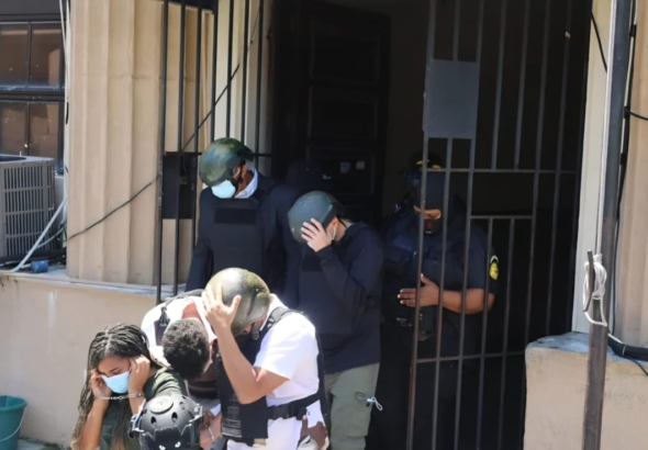 Empleados y médicos habrían articulado fraude millonario contra SeNaSa