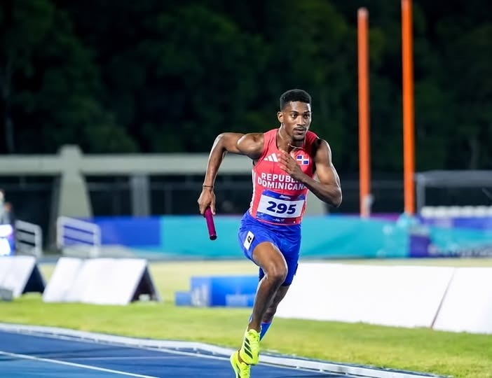 Christopher Melenciano rompe récord mundial en 100 metros