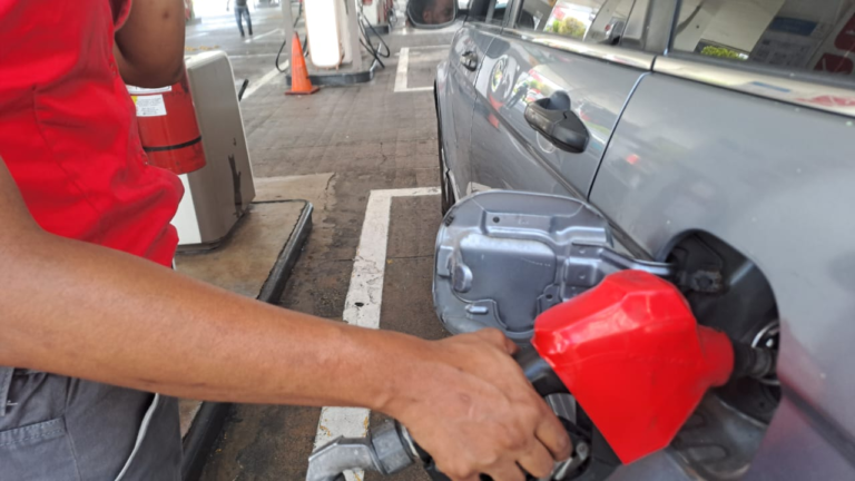 Doble golpe: Combustibles sufren segundo aumento consecutivo