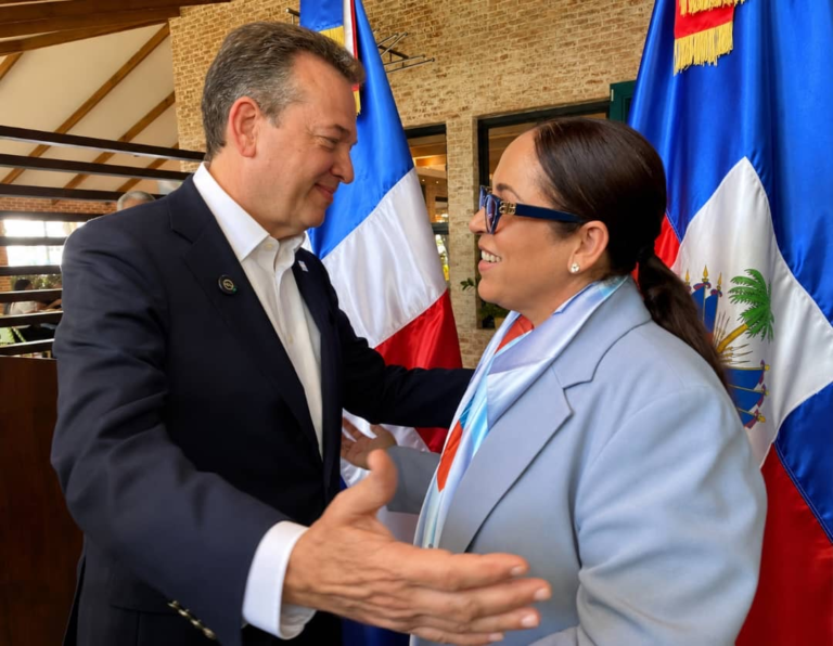 Cumbre de urgencia en la frontera: Ito Bisonó y la canciller de Haití pactan plan contra las bandas armadas en CODEVI