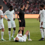 Zidane debuta con triunfo en Francia pero Mbappé se lesiona