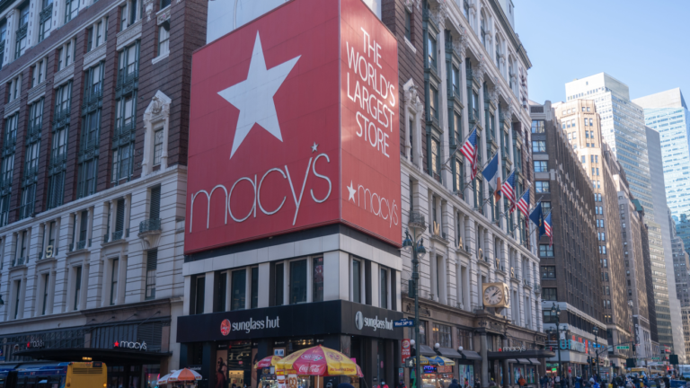 Macy’s y Bloomingdale’s abren empleos navideños en NY