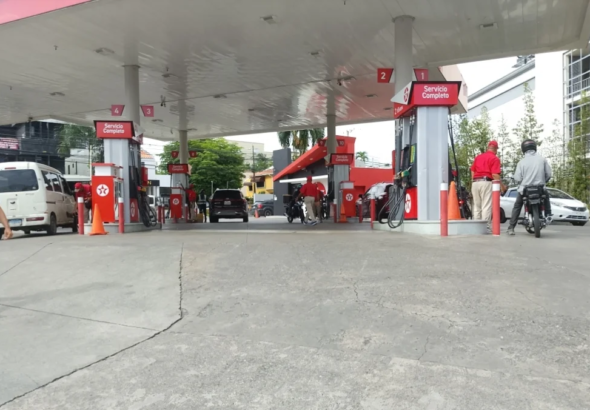 ¡Golpe a la industria! Gobierno congela las gasolinas pero dispara el precio del avtur y el kerosene hasta RD$13.50