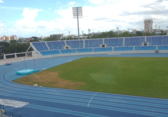 ¡Escándalo en el Félix Sánchez! El negocio de los conciertos arruina la grama y destierra a la Selección de Fútbol de la capital