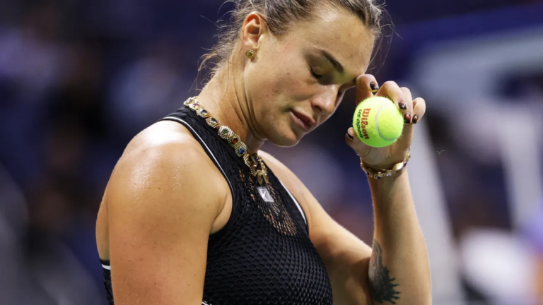 ¡Freno y escándalo! Aryna Sabalenka detiene su partido del US Open por un potente olor a marihuana desde las gradas