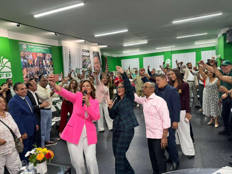 ¡NUEVA YORK ENCIENDE LOS MOTORES DE LA FUERZA DEL PUEBLO! 🗽🇩🇴 La seccional de la FP en la Gran Manzana demostró su inmenso poder de convocatoria con la celebración del multitudinario encuentro “Dos Generaciones, una sola meta: 2028”.
