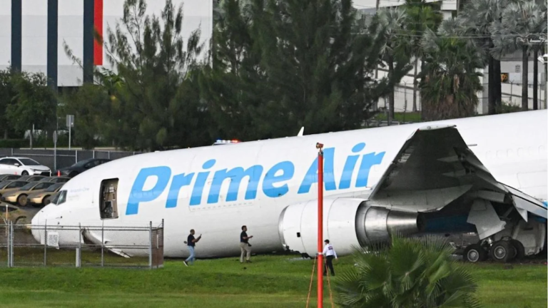 Tragedia en Miami: Cinco muertos al estrellarse avión de carga de Amazon contra varios vehículos tras salirse de la pista