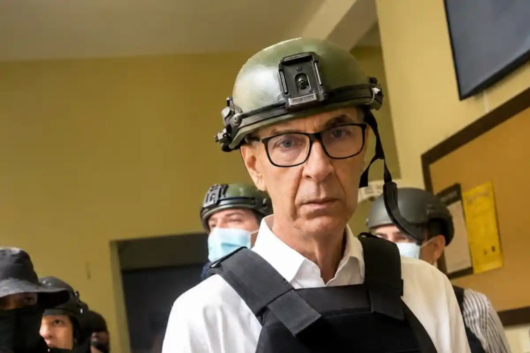 El titular de la Pepca, Wilson Camacho, saliendo de una audiencia judicial en el Distrito Nacional.