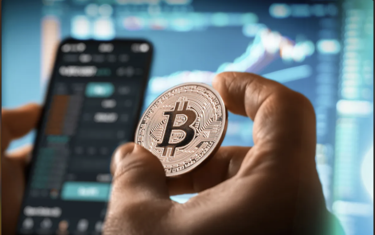 Persona utilizando un cajero automatico de Bitcoin en Santo Domingo Republica Dominicana