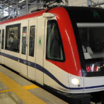 Nuevos autobuses de la OMSA y vagones del Metro de Santo Domingo circulando en la reactivación del transporte masivo.