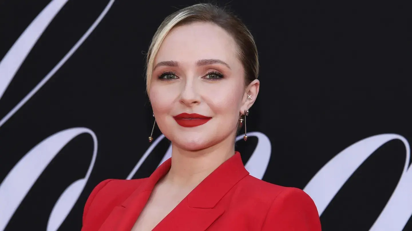Primer plano de la fallecida actriz norteamericana Hayden Panettiere durante un evento de la industria cinematográfica en Los Ángeles.