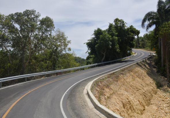 Abinader entrega la carretera Las Espinas en Jamao al Norte tras 36 años de espera comunitaria