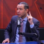 Johnny Pujols, secretario general del PLD, durante una entrevista analizando la situación política del país.
