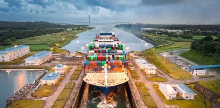Canal de Panamá opera normal tras terremoto y alerta de tsunami