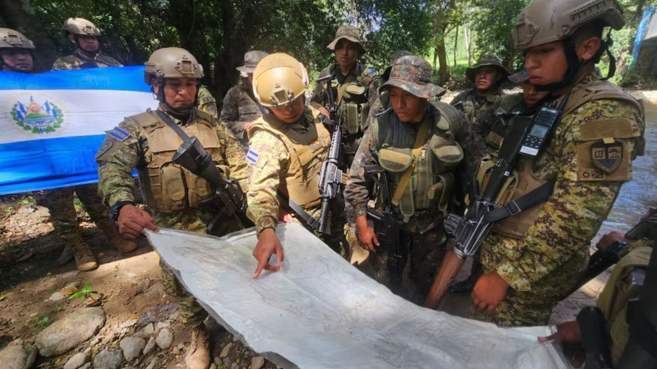 Cuatro militares salvadoreños desaparecen tras emboscada en Haití