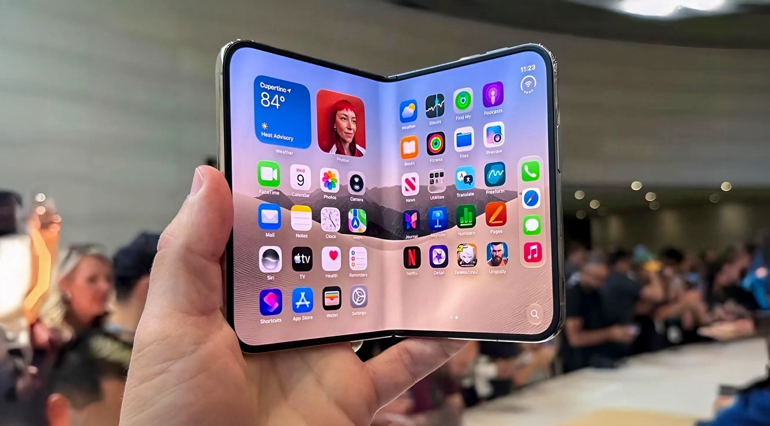 iPhone plegable de Apple llega con precio de US$1,999