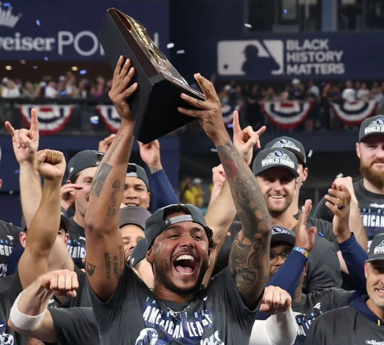 Freddy Peralta es MVP y lleva a los Rays a la Serie Mundial