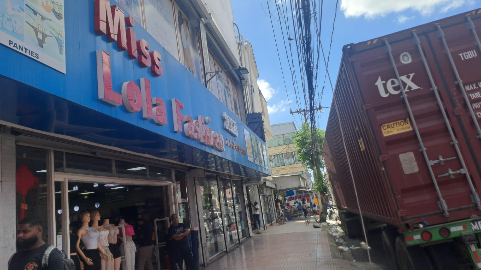 ministro eddy olivares ortega sanciona tiendas chinas