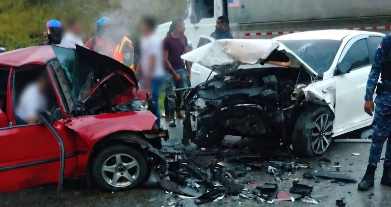 Cinco personas de Yamasá mueren en choque en la Circunvalación Norte