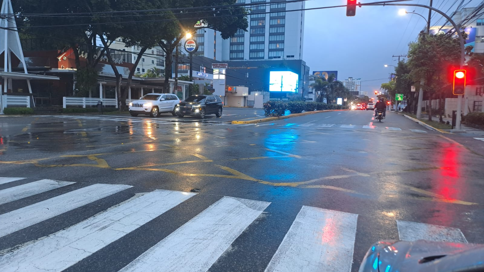 Indomet pronostica lluvias este sábado y domingo; cuatro provincias siguen bajo alerta
