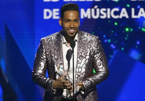 Romeo Santos gana cuatro Premios Billboard de la Música Latina 2026
