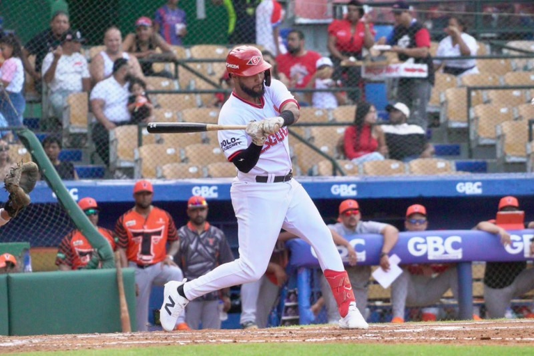 Escogido blanquea 2-0 a los Toros con batazo decisivo de Jonathan Guzmán