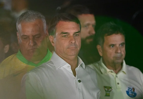 EE. UU. dará visas a Flávio Bolsonaro tras su derrota ante Lula