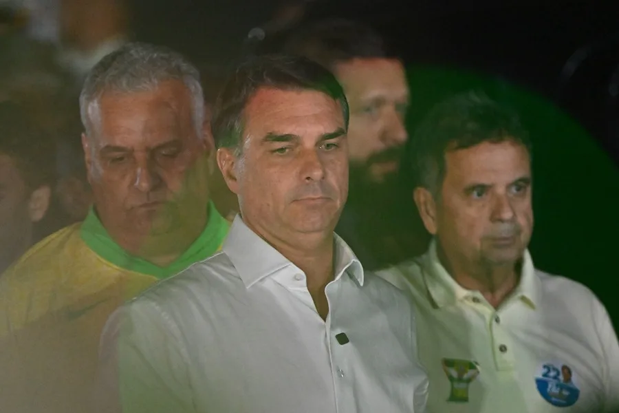 EE. UU. dará visas a Flávio Bolsonaro tras su derrota ante Lula