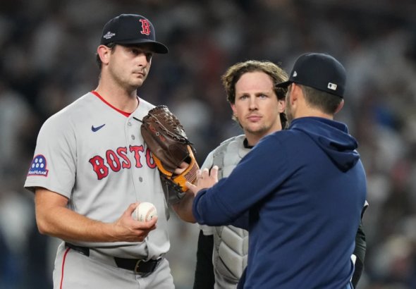 Yankees barren a Medias Rojas en medio de críticas a Chad Tracy