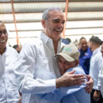 Abinader lanza el plan "Fogones por leña" en San José de Ocoa