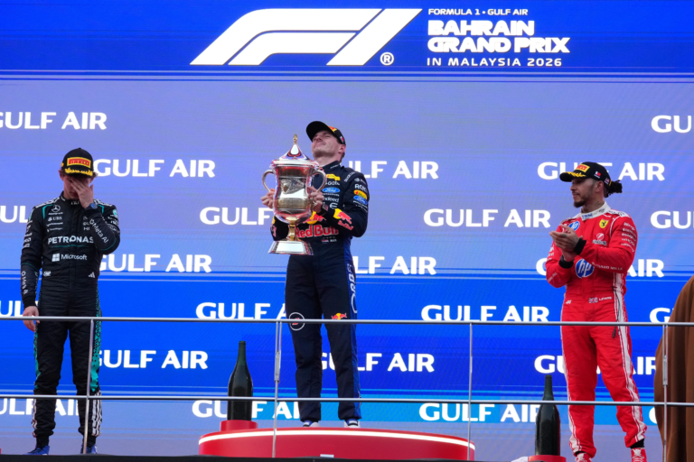 Verstappen gana el GP de Malasia y Russell sufre un calvario