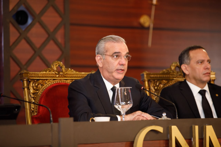 Abinader califica de insultante el término "empleada doméstica" en el CNM