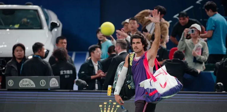 Zizou Bergs elimina a Carlos Alcaraz del Masters de Shanghái