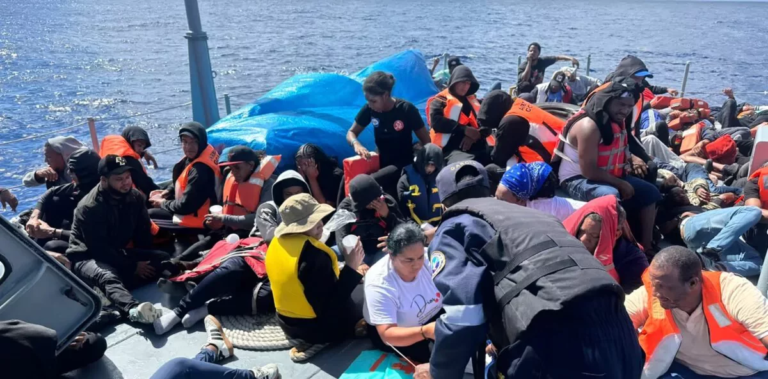 • Armada de República Dominicana frustra viaje ilegal en yola con 59 migrantes en Samaná