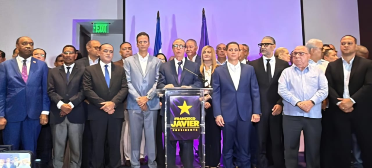 Francisco Javier acusa al PLD de ocultar datos y suspender consulta