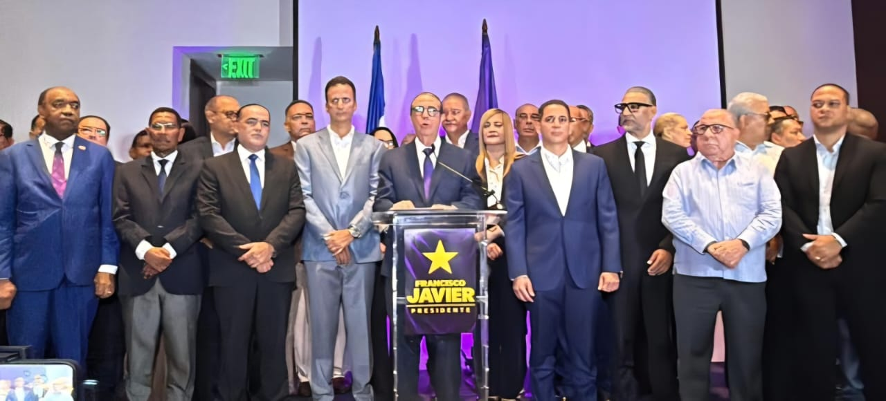 Francisco Javier acusa al PLD de ocultar datos y suspender consulta