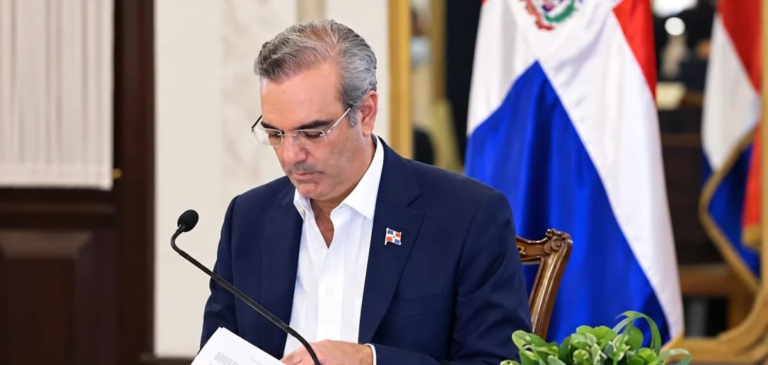 Presidente Luis Abinader firma el decreto 676-26 que crea el organismo público Señar.